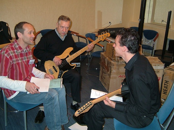 Kursk, Russland, Helmut Scholz (Gitarre) Kursk, Russland, Helmut Scholz (Gitarre)